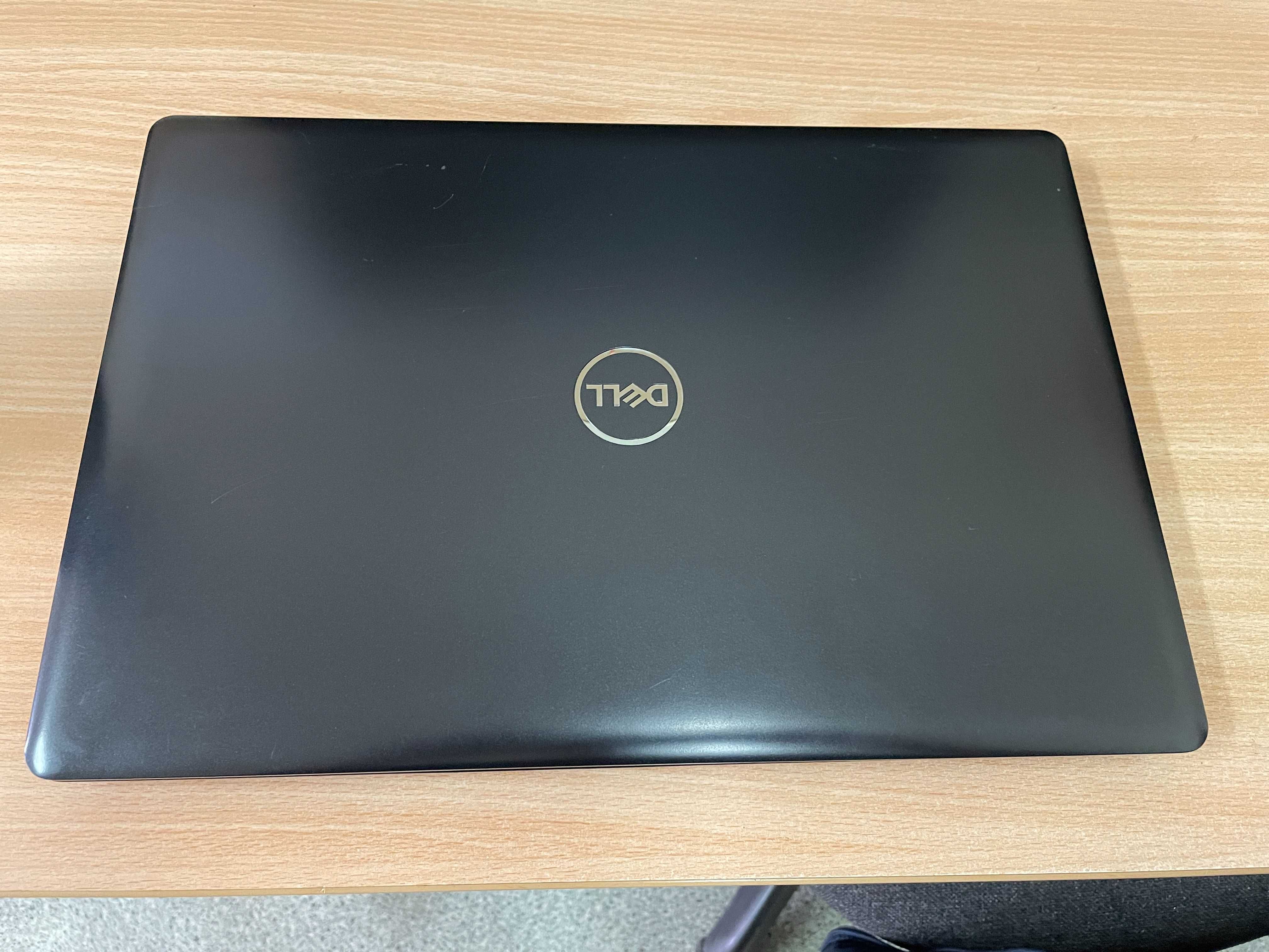 Laptop Dell Inspiron 5570 i7 16GB 500GB SSD Radeon 4GB Win11