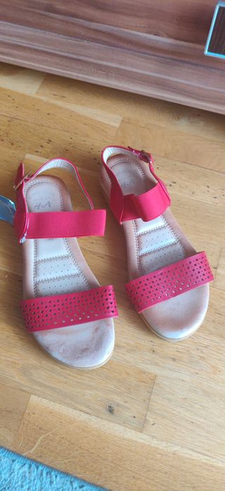 Czerwona sandały r39