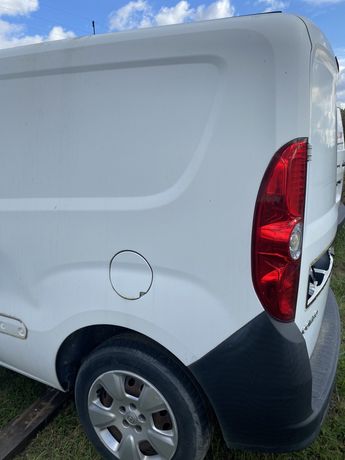 Błotnik Lewy Ćwiartka Tył Tylnia Opel Combo Fiat Doblo 2015r.