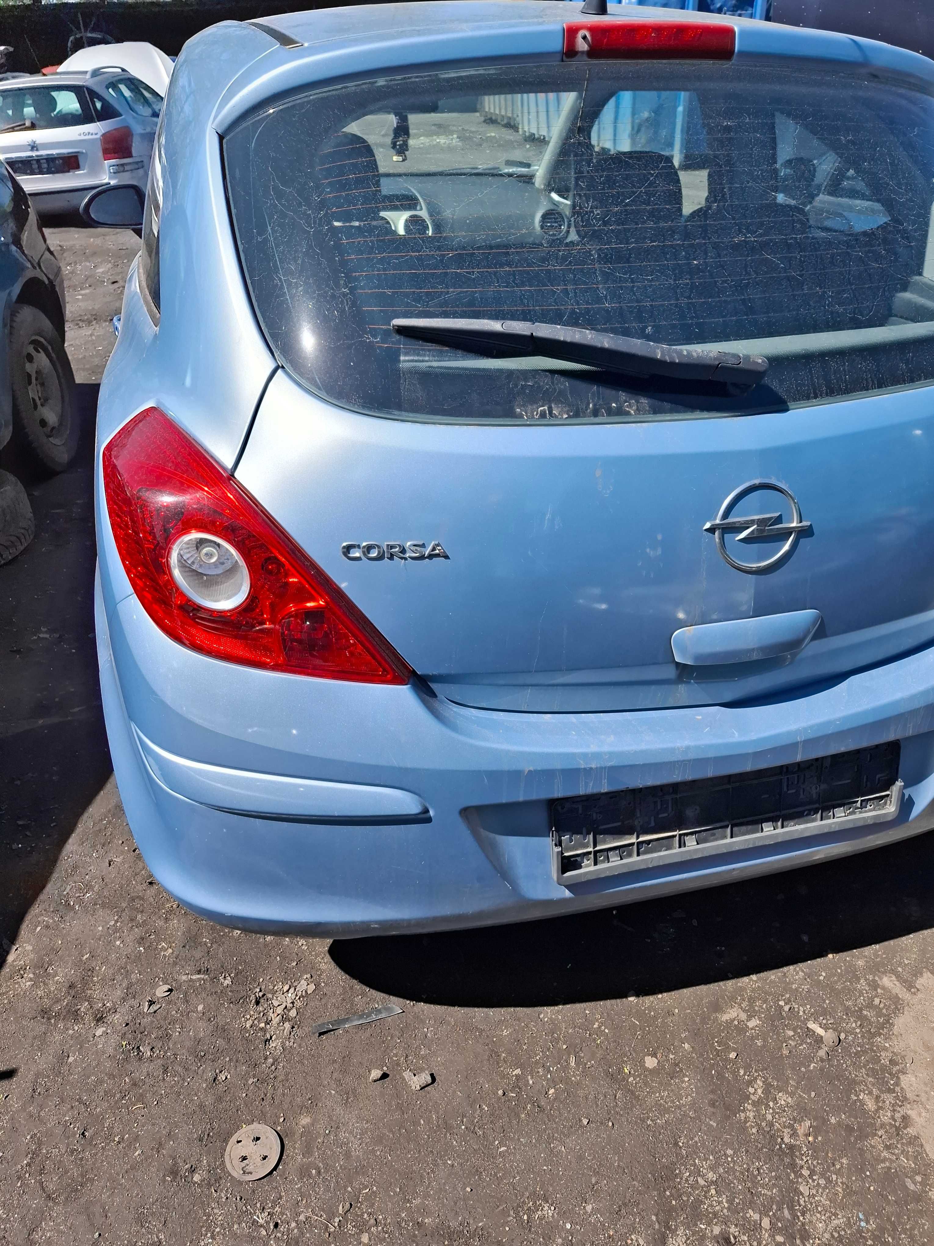 Zderzak tył tylni Opel Corsa D 3 drzwi Z21C