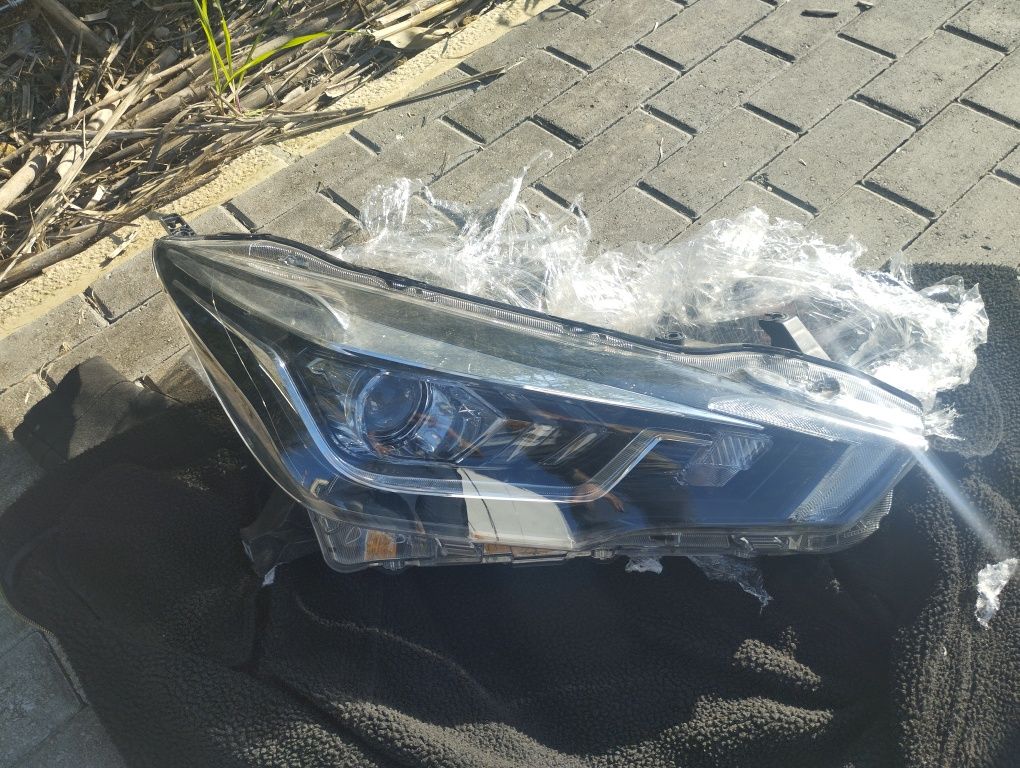 farol optica LED Nissan Micra V 26010-5FA2A (2018-20.20)