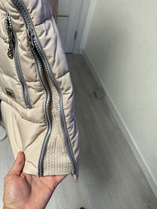 Продам зимову жіночу куртку