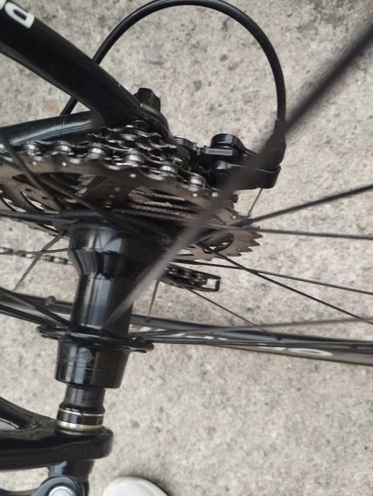 Bicicleta pinarello em carbono