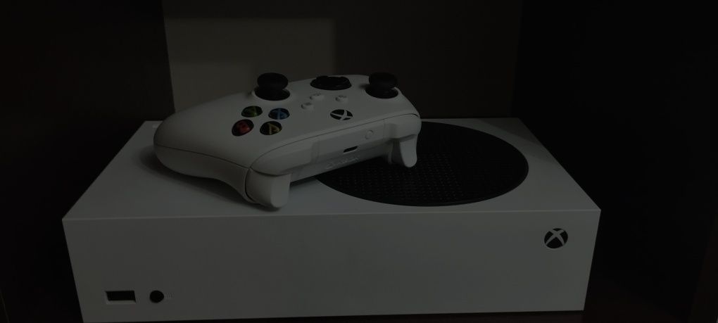 Xbox Series S (нова в ідеальному стані)