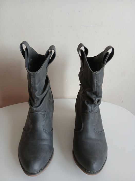 Козаки ,ковбойки  ботильйони