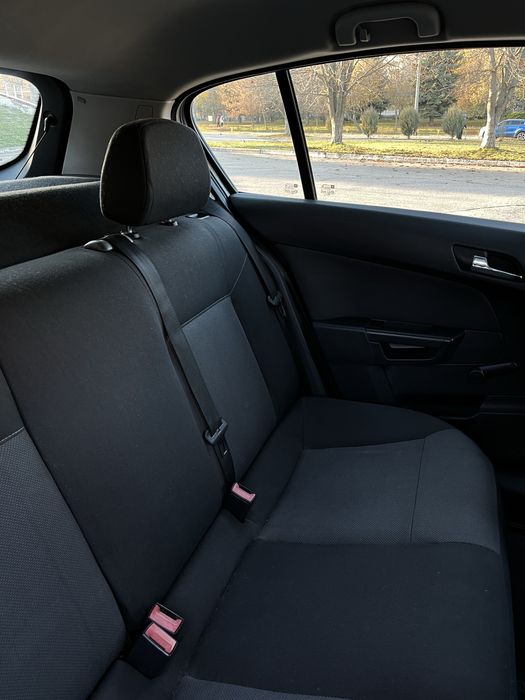 Продам Opel Astra H