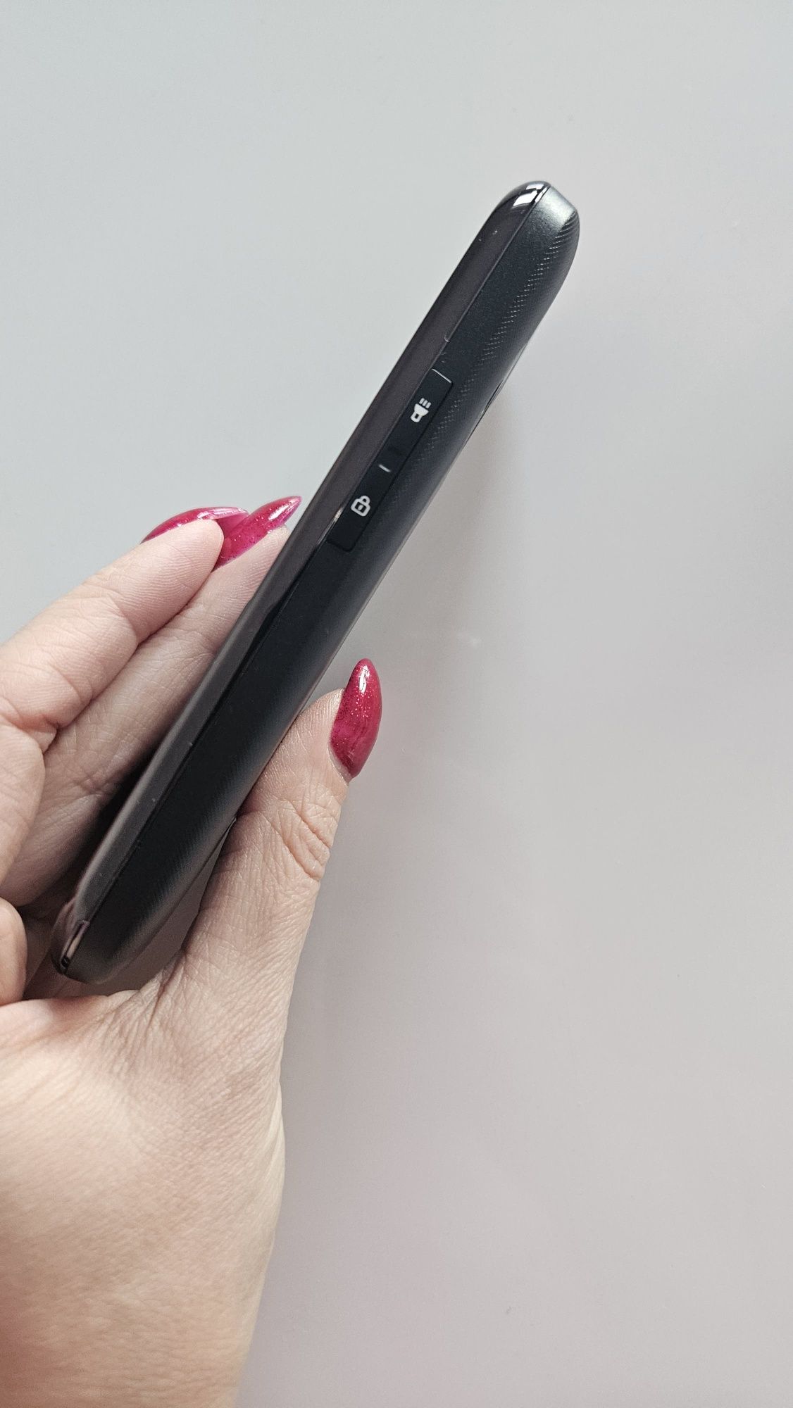 Telefon Maxcom Comfort MM724 Czarny