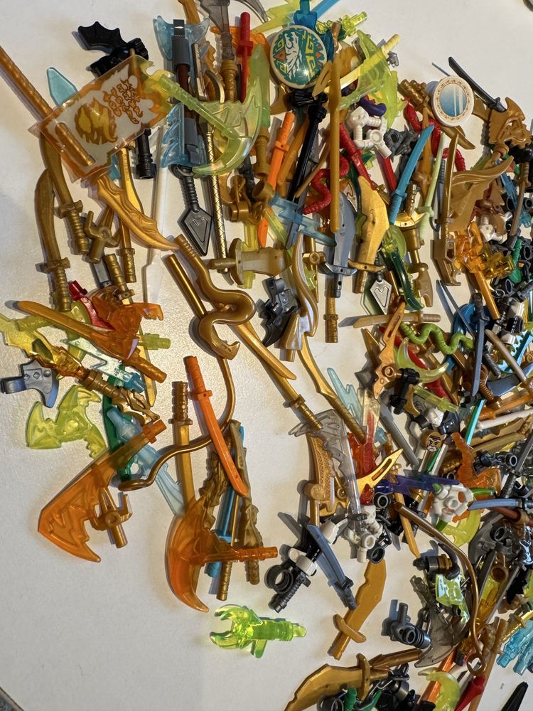 Akcesoria do figurek ninjago itp
