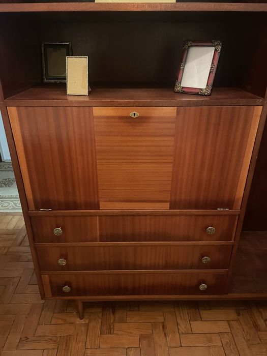 Móvel de Quarto com Roupeiro