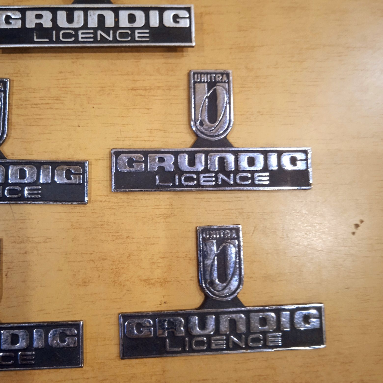 Logo Grundig LICENCE. ZK UNITRA Kasprzak. PRL.