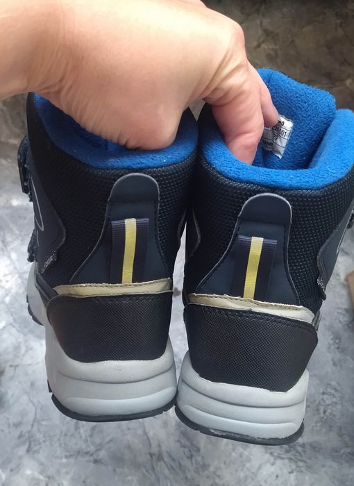 Продам дитячі зимові термочобітки B&G