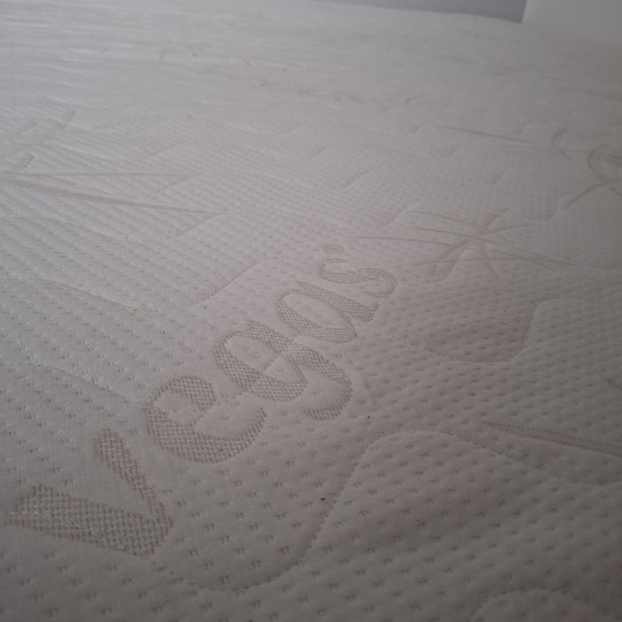 Materac 180x200 z pianki termoelastycznej Goodnight