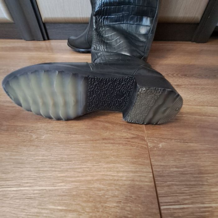 Жіноче взуття, шкіряні зимові чоботи,розмір 36