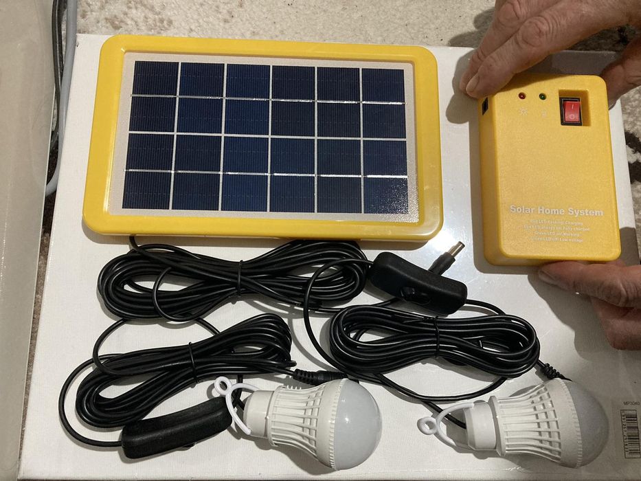 Сонячна міні електросистема  + лампи-ліхтарі + регулятор накоплювач