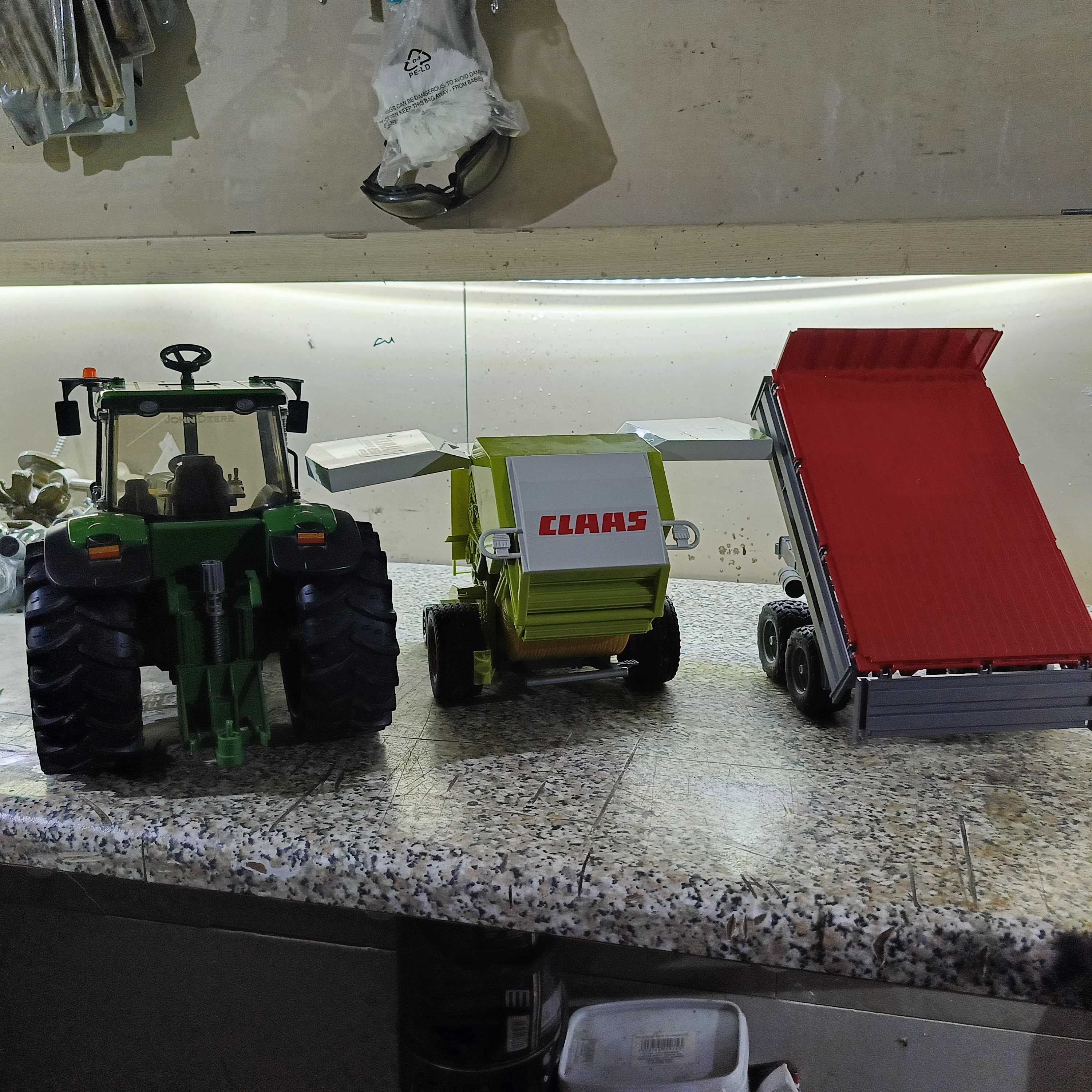 Bruder zestaw traktor dwie przyczepy