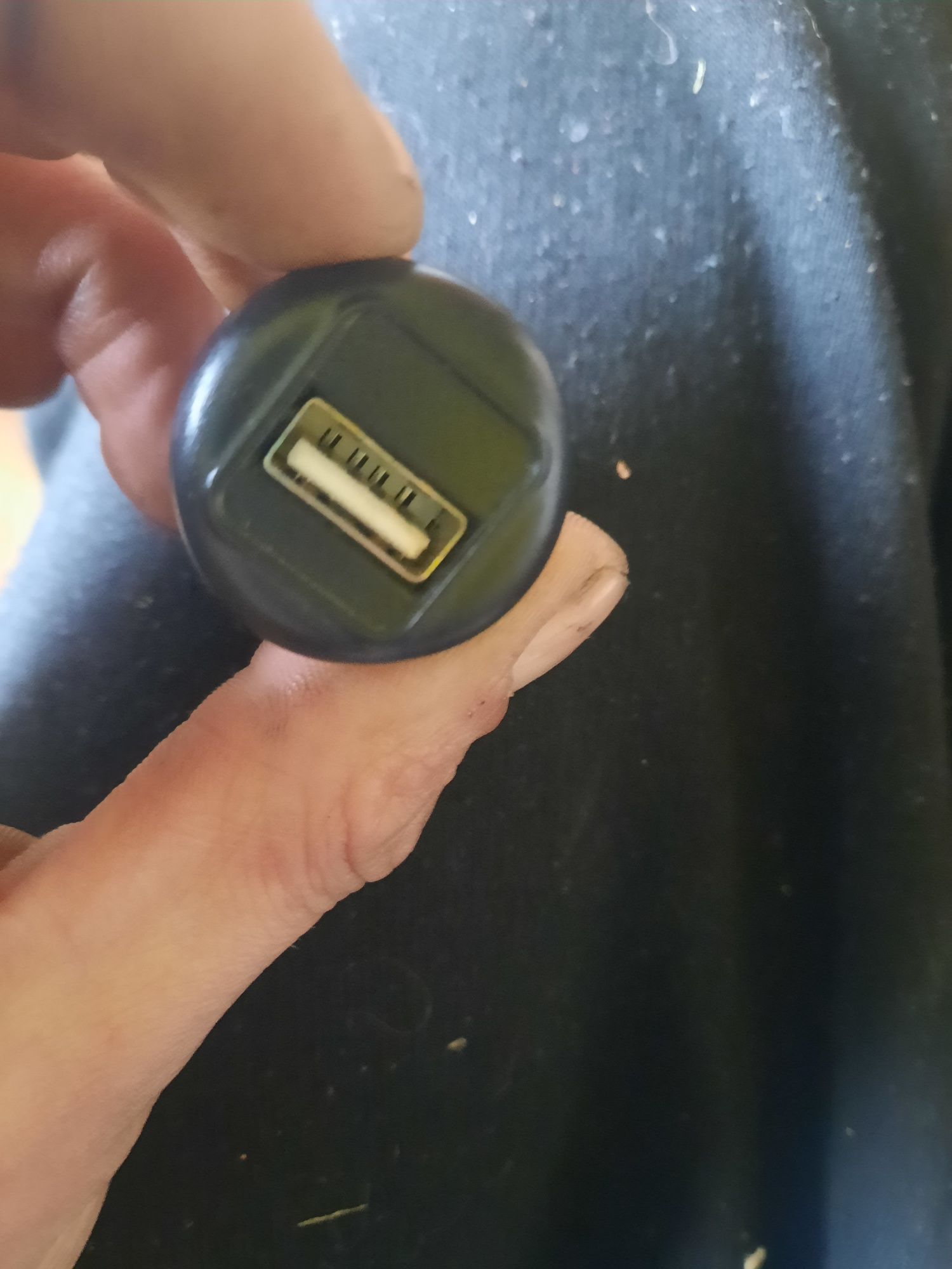 Przejściówka gniazda zapalniczki na usb