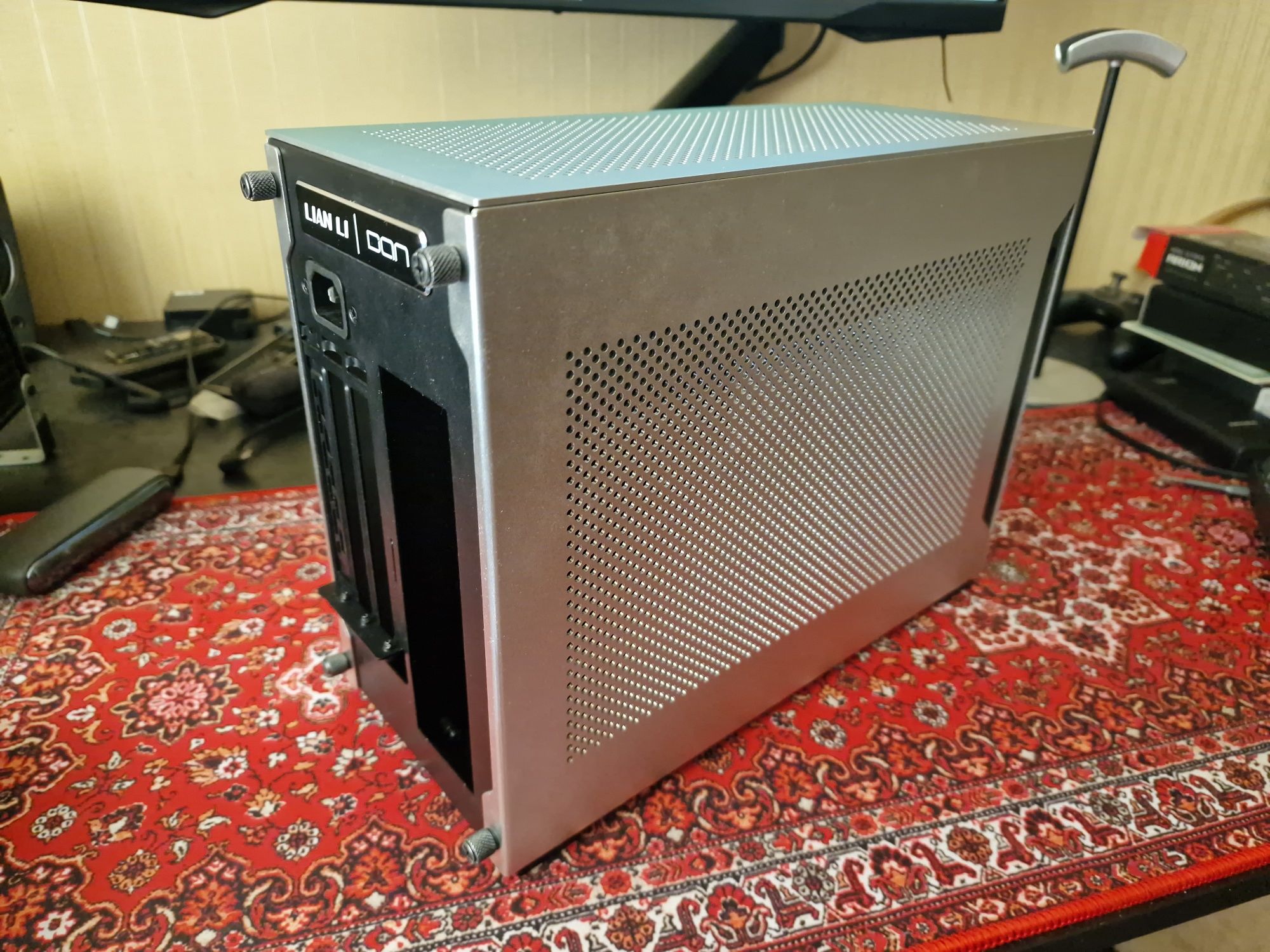 Корпус SFF ITX Lian li/dan a4h2o сірий