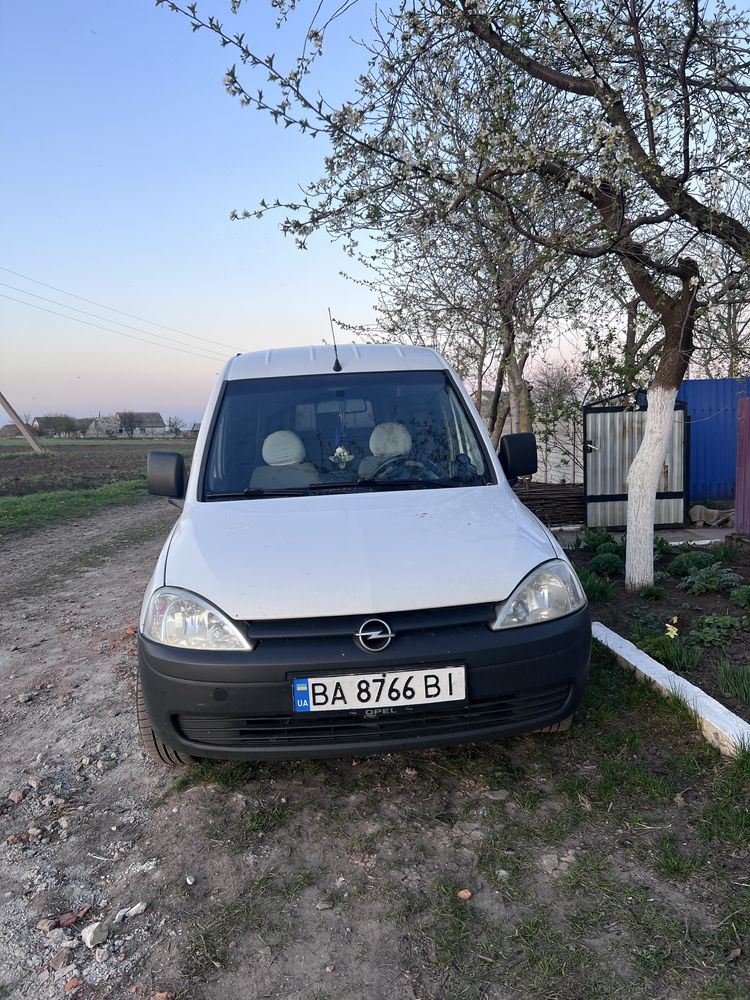Продам Опель комбо 2007 1.3 cdti фургон