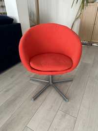 Fotel SKRUVSTA IKEA pomarańczowo-czerwony