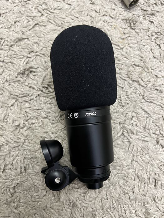 Проф микрофон Audio trchnika at2020 с звуковой картой