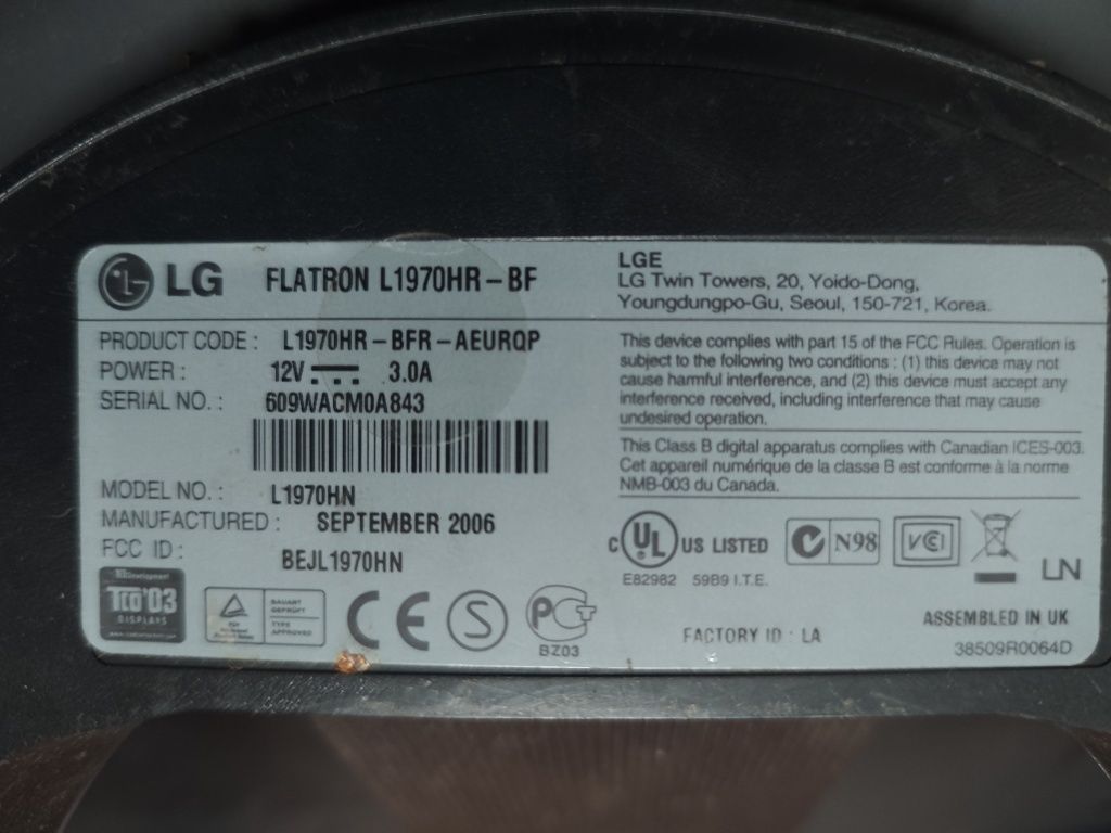 Monitor LG Flatron działa, uszkodzona podstawa