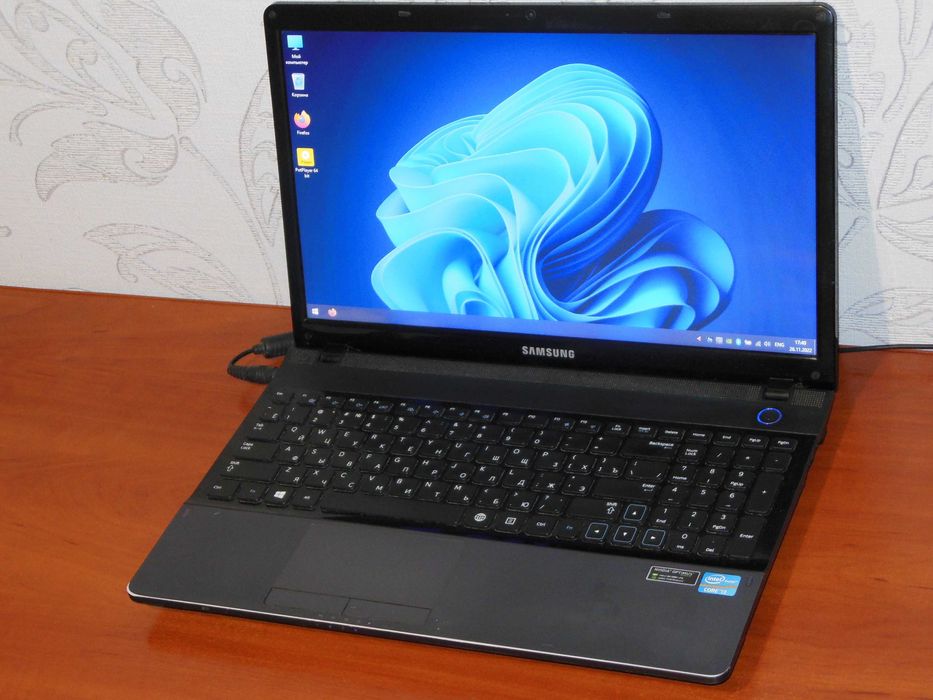Игровой Ноутбук Samsung NP300E - 15,6" - 4 Ядра - Ram 4Gb -  nVidia GT
