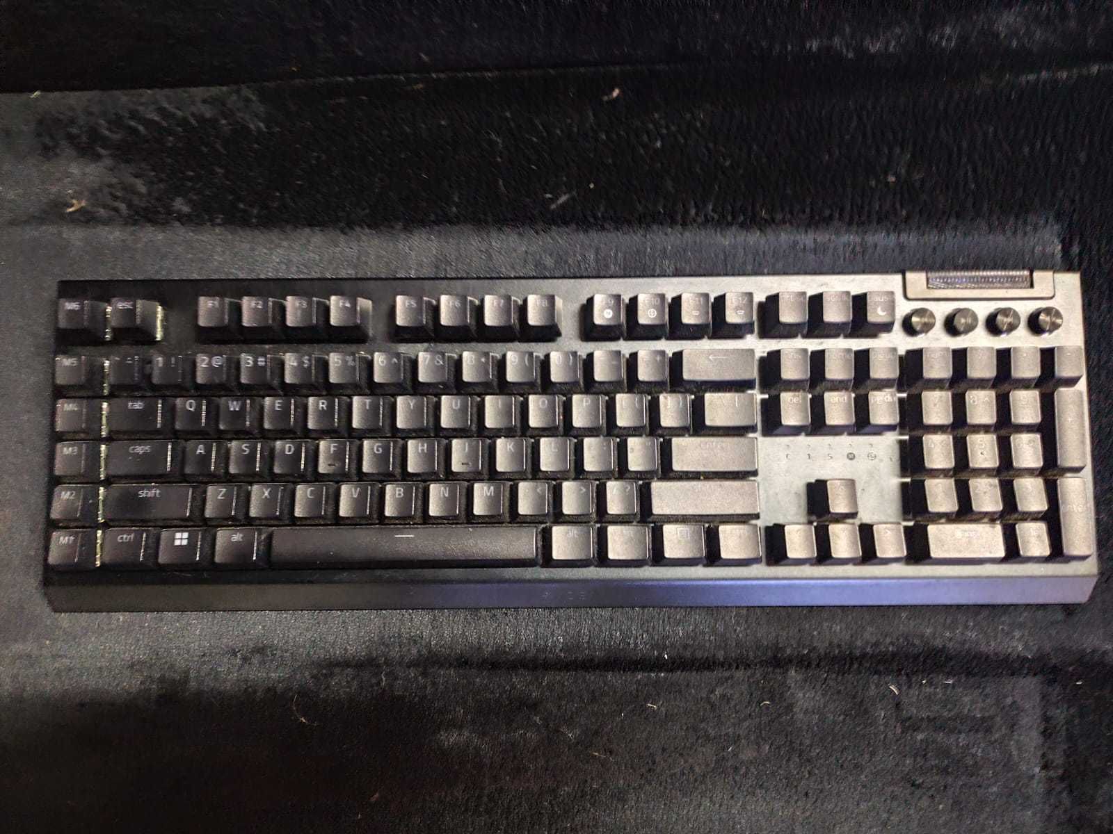 Teclado mecanico Razer BlackWidow v4 (Green switches)