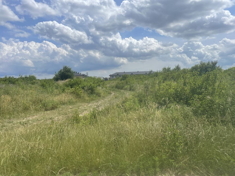 Продається ділянка в Сторожниці