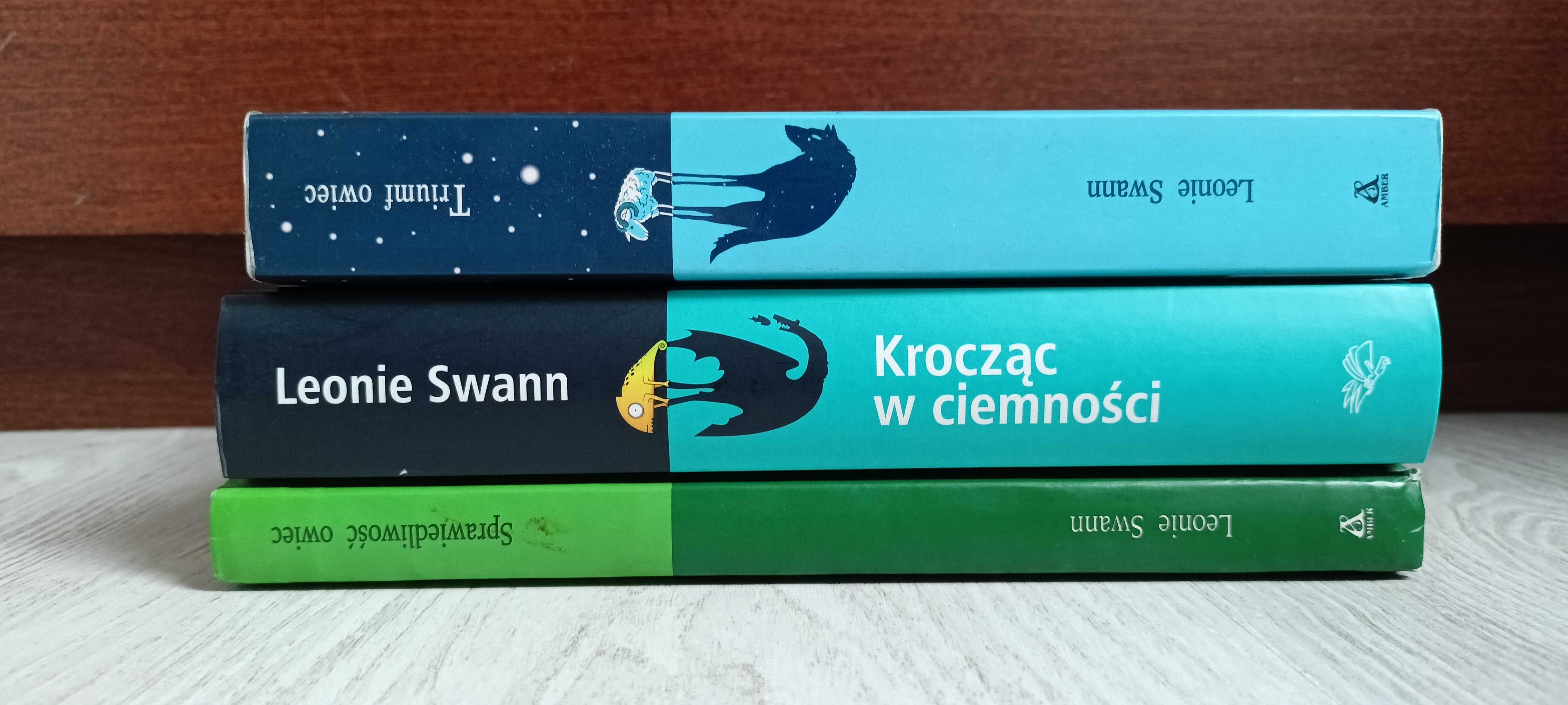 Leonie Swann Sprawiedliwość owiec + Triumf owiec + Krocząc w ciemności