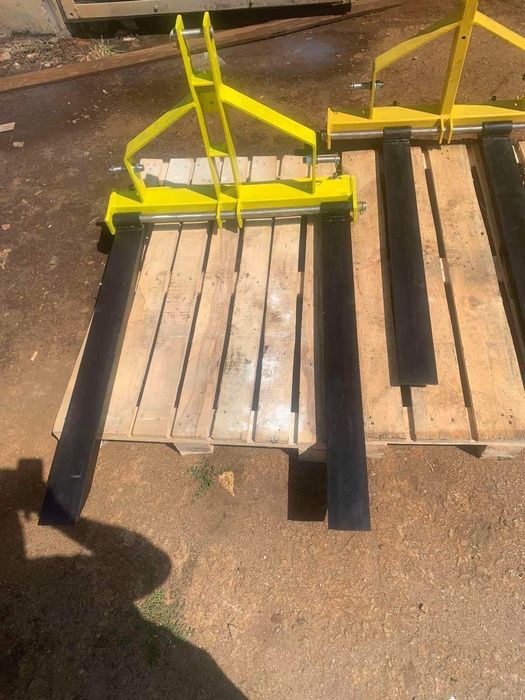 Вилочний навантажувач для трактора (вила)