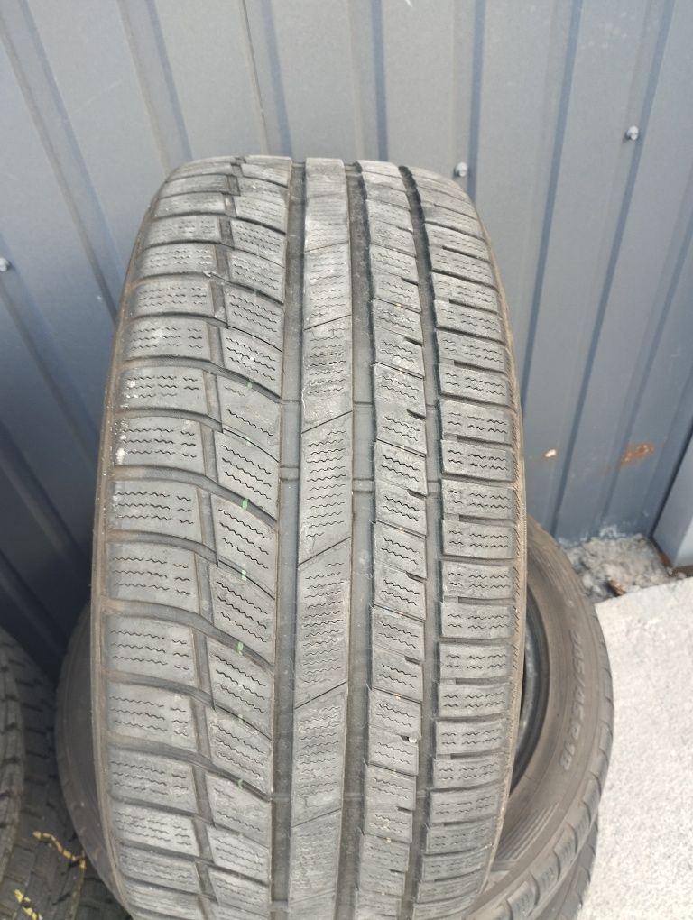 TOYO  245/45/18V