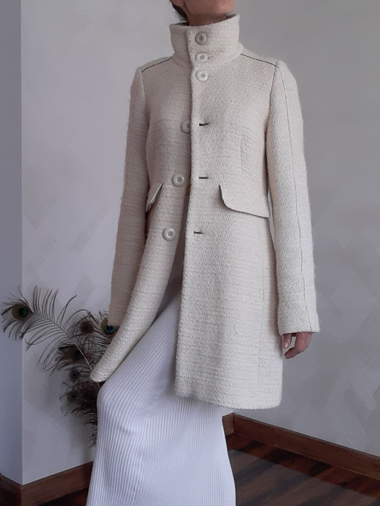 Woolen ecru cream winter coat Wełniany kremowy płaszcz