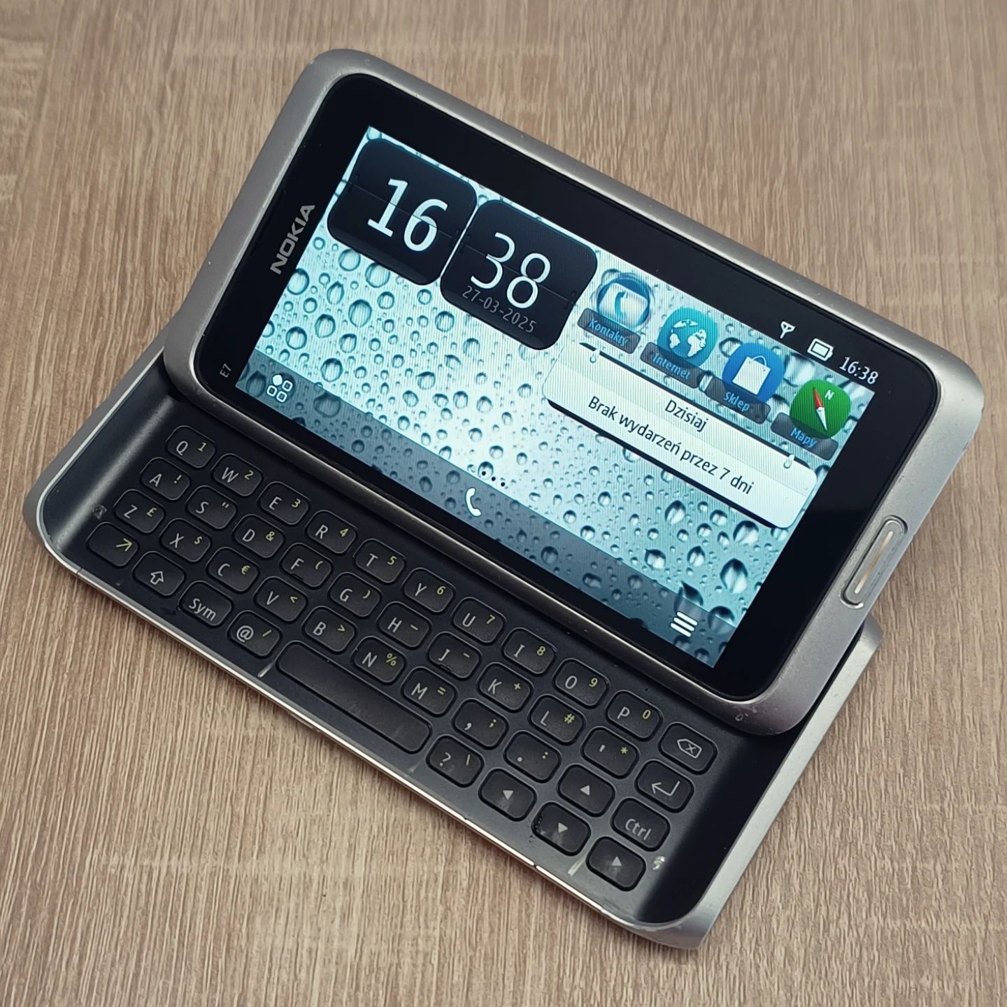 Nokia E7-00 Symbian