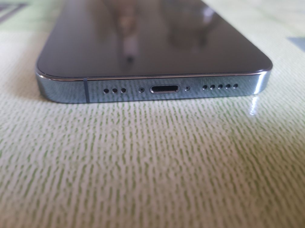 iPhone 13pro 128 як новий без проблем скидается до заводських rsіm