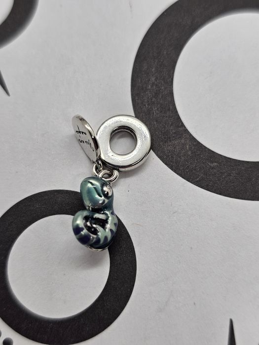 Zawieszka charms kameleon świecący s925