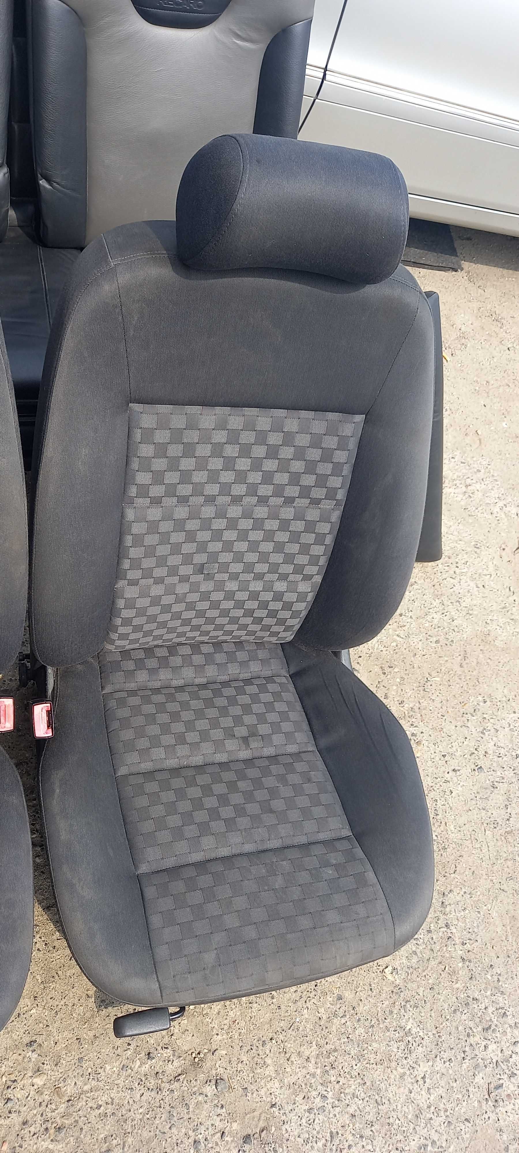 Fotele przednie Audi A6 C5 kpl