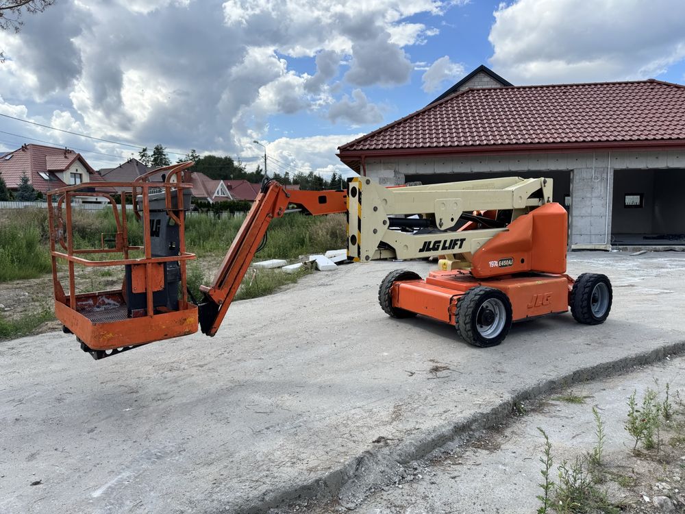 Podniśnik przegłubowy JLG E450 AJ
