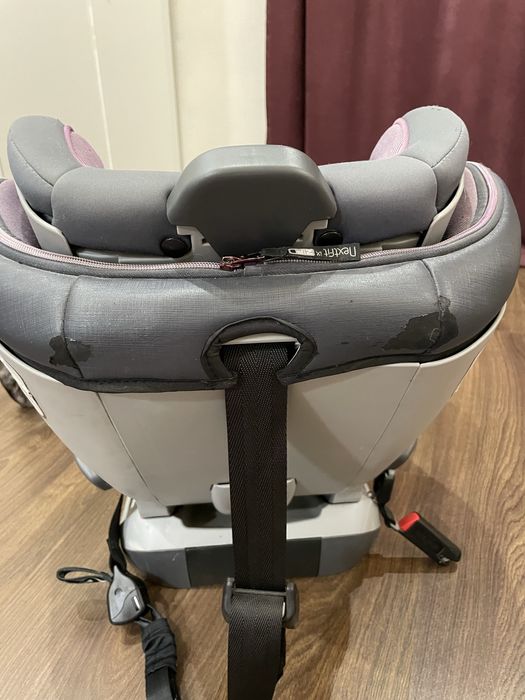 Продам автокрісло Chicco NextFit Zip