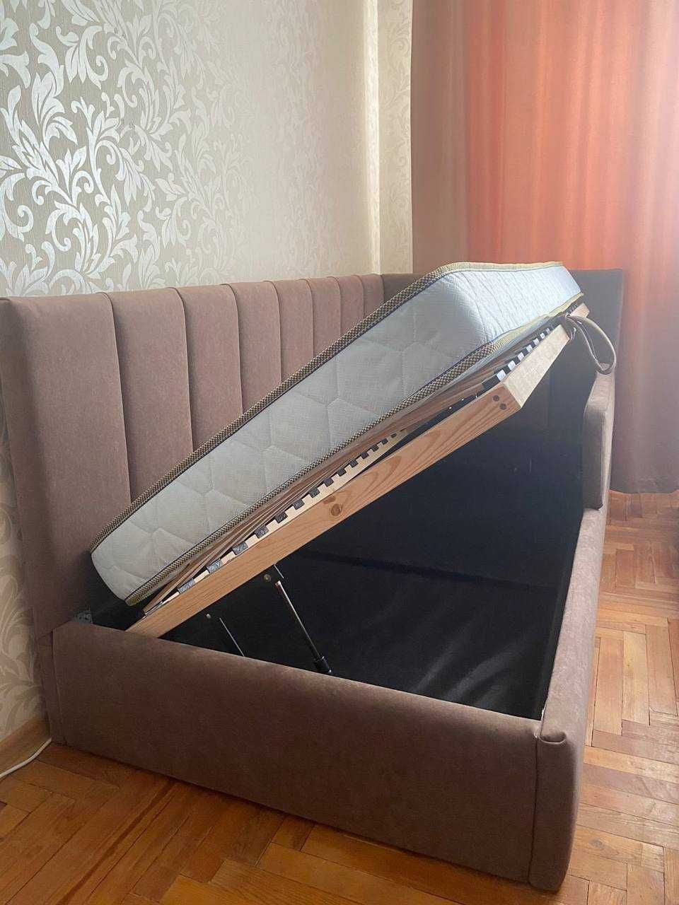 Детская мягкая кровать 100*200 с бортиком