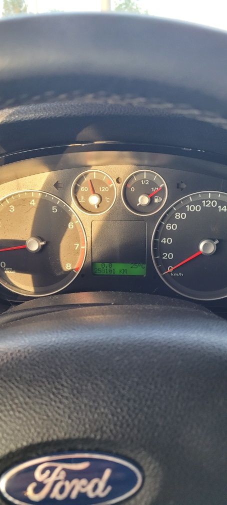 Ford focus pełen bak paliwa