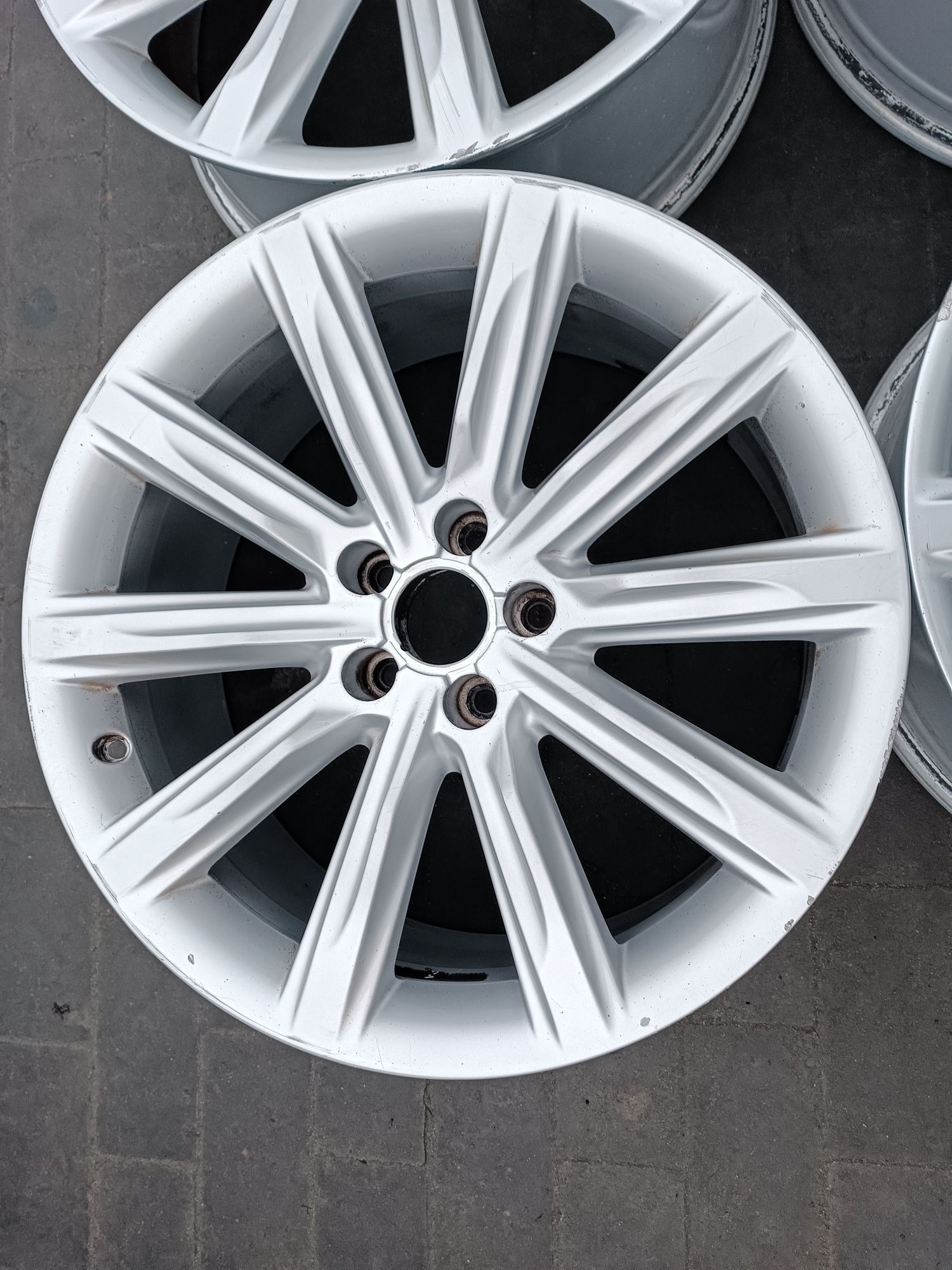 Felgi Alu Audi A5 A7 S7 A6 C7 Q3 5x112 ET26 8J19