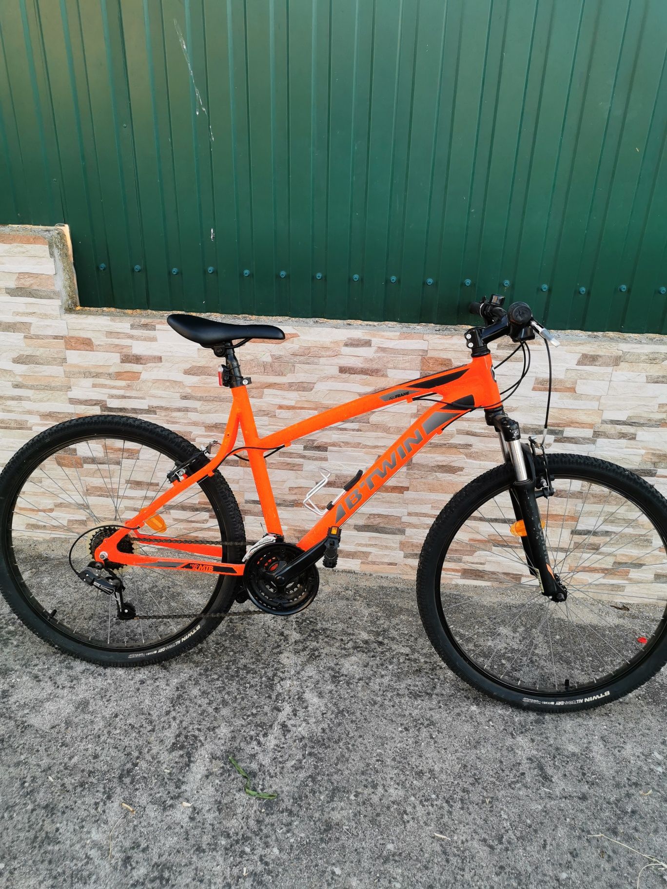 Bicicleta usada rockrider btt