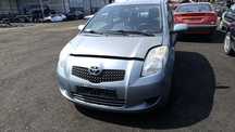 34674 Toyota yaris 2 1.3  vvti 2SZ-FE na części lakier 1F8
