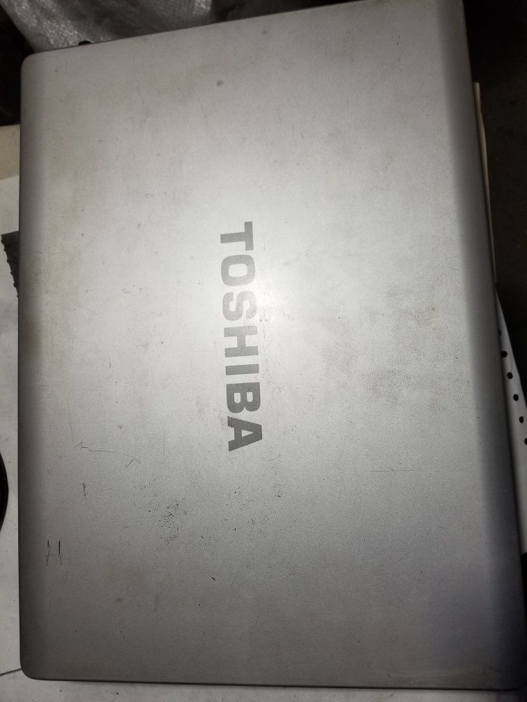 Ноутбук Toshiba L300