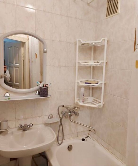 МОЖНА ДІВЧАТ! Оренда 2х кімнатної, НЕБЕСНОЇ СОТНІ-ПОЛЄТАЄВА, є балкон