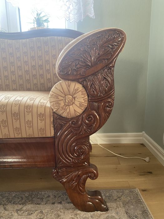 Stylowa kanapa w doskonałym stanie - jak nowa!