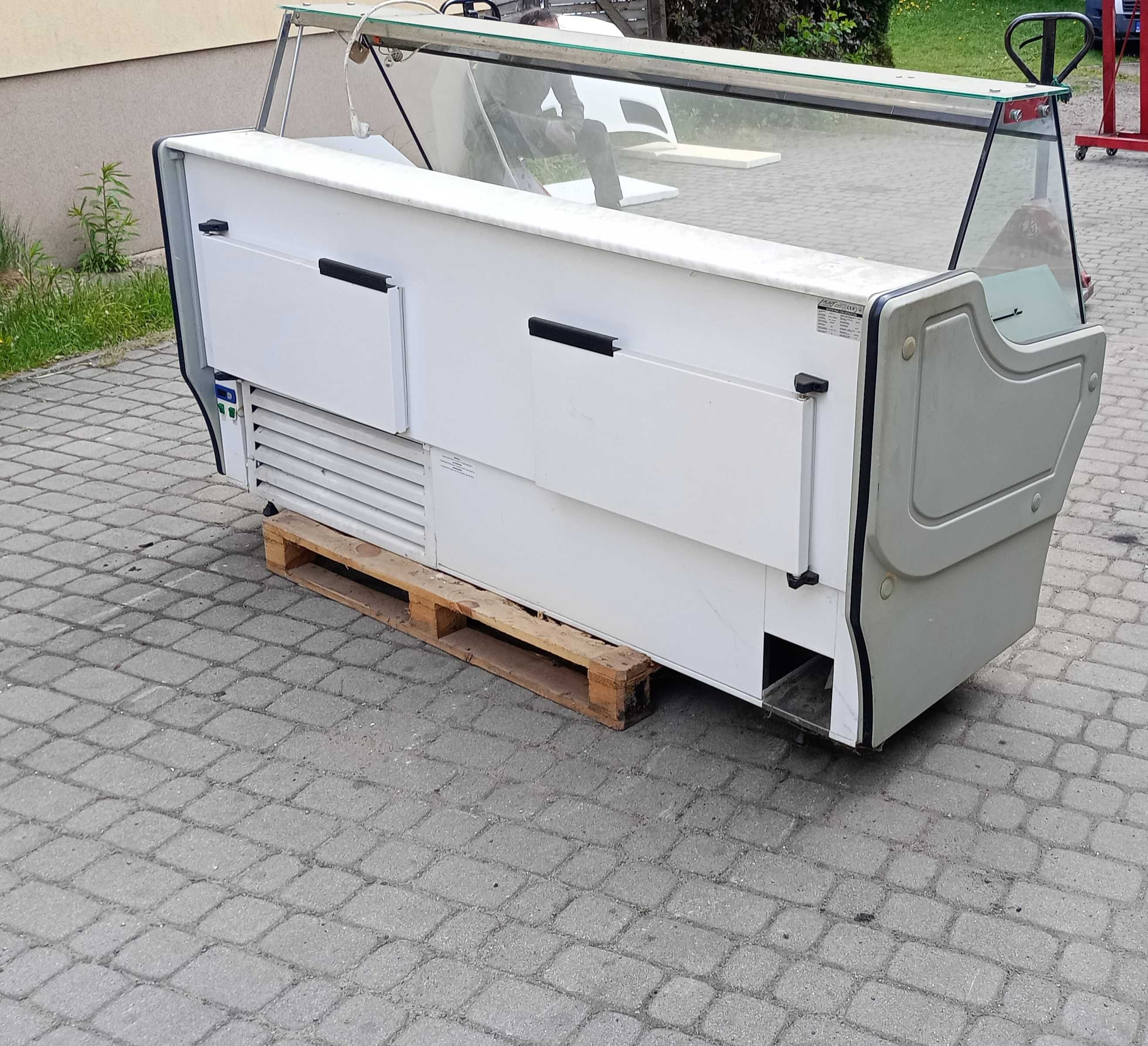 Chłodnie spożywcze, wagi, meble