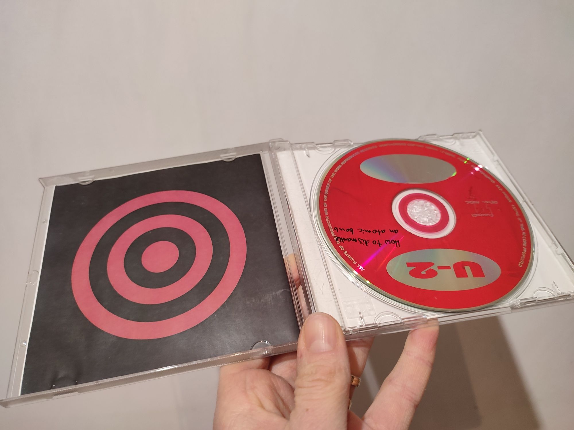 U2-How to dismantle ani atomic bomb- 2004 Island Records- CD