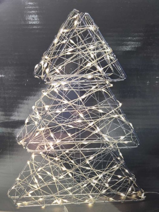 Choinka 140 LED metalowa 3D  140 diod kolor ciepły biały kolor srebrny