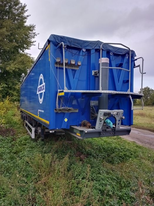 Продам напівпричіп  bodex